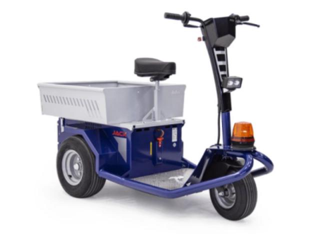 Trattorino elettrico per la movimentazione aziendale 