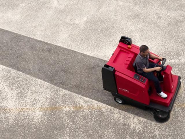 Pulizia estiva: spazzatrici e lavapavimenti RCM