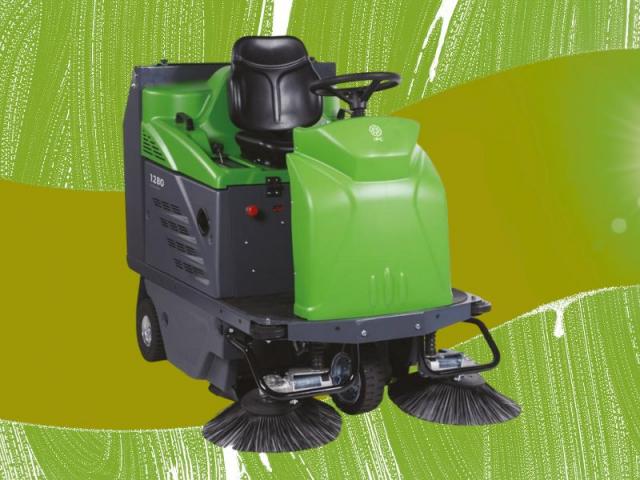 Spazzatrice uomo a bordo IPC 1250 