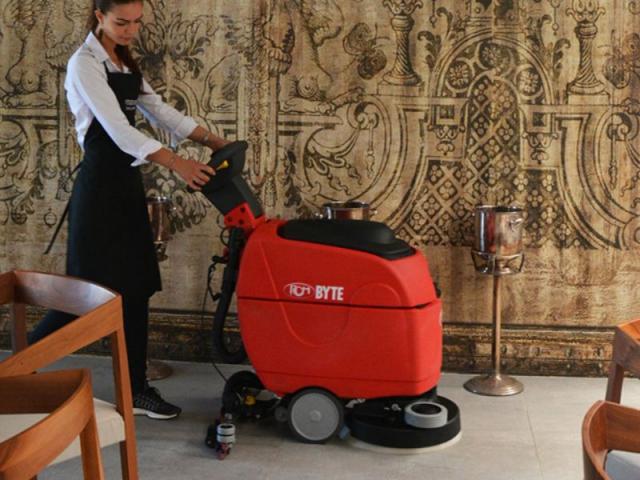 Noleggio e vendita lavasciuga compatta